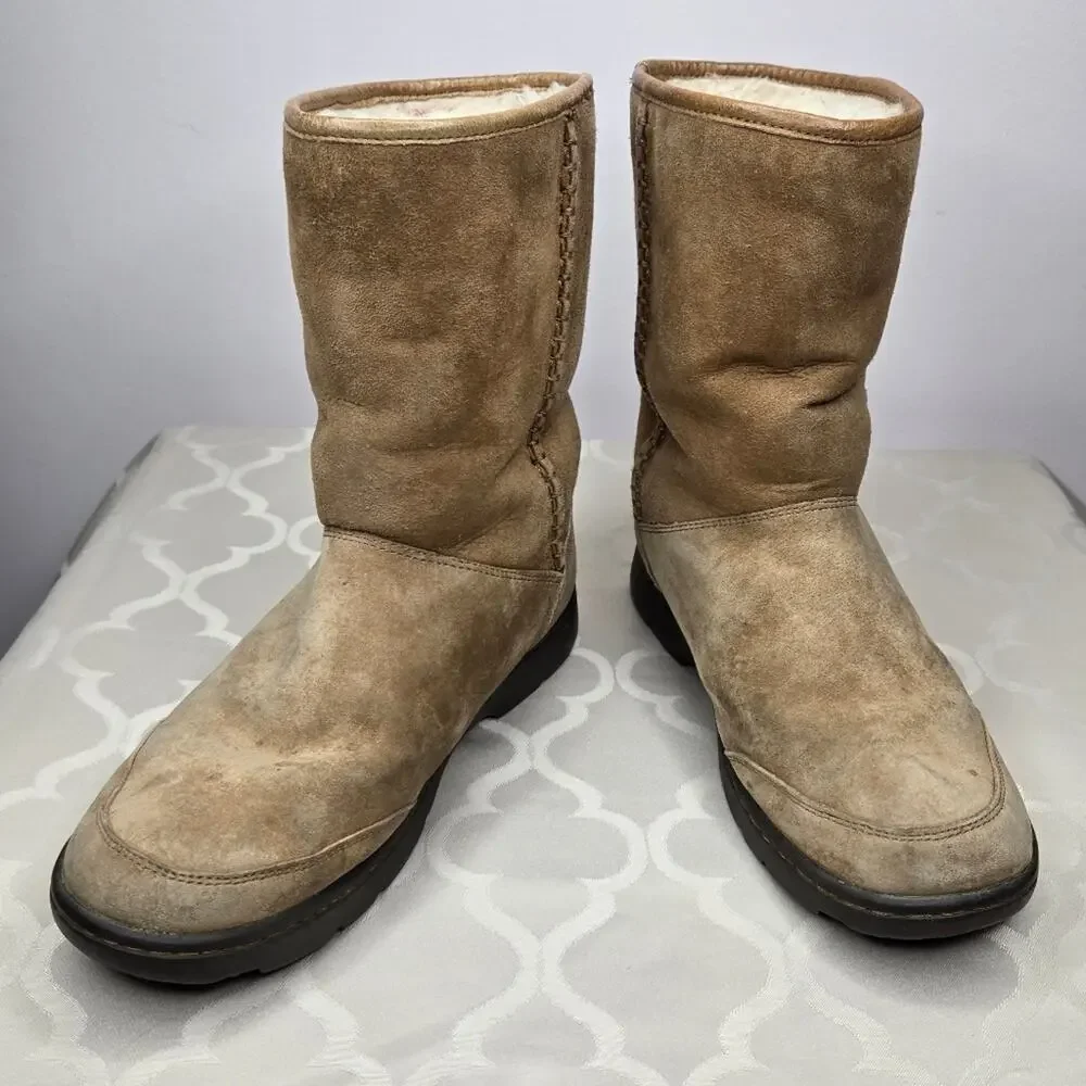 UGGS Women's Tan Suede Boots Size 7